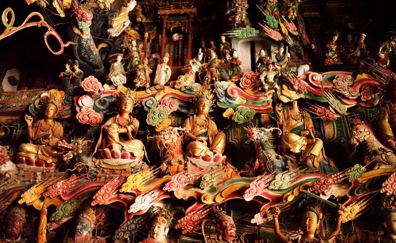 Twelve Perfections bodhisattva statues on south wall