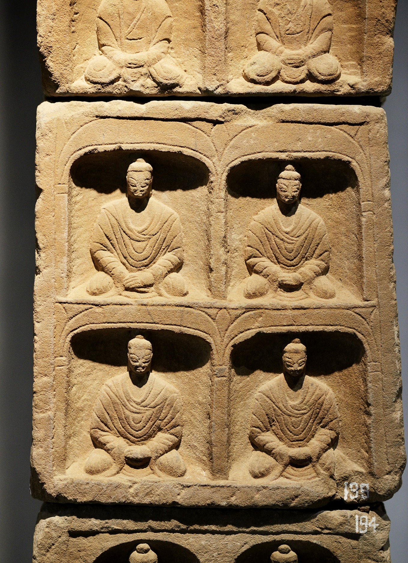 Northern Qi Buddha with a round face and broad shoulders