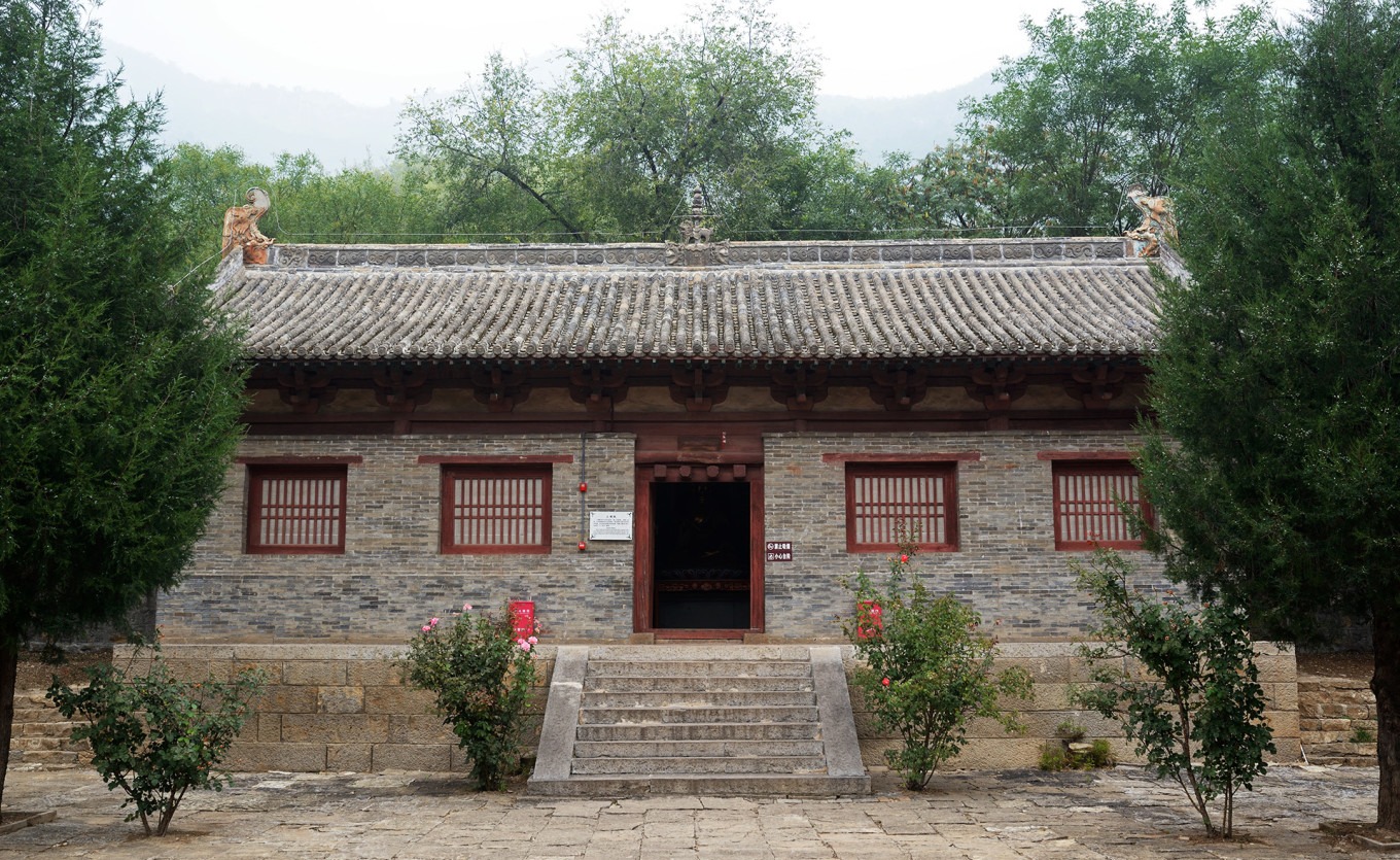 Qing dynasty arhat mural in rear hall