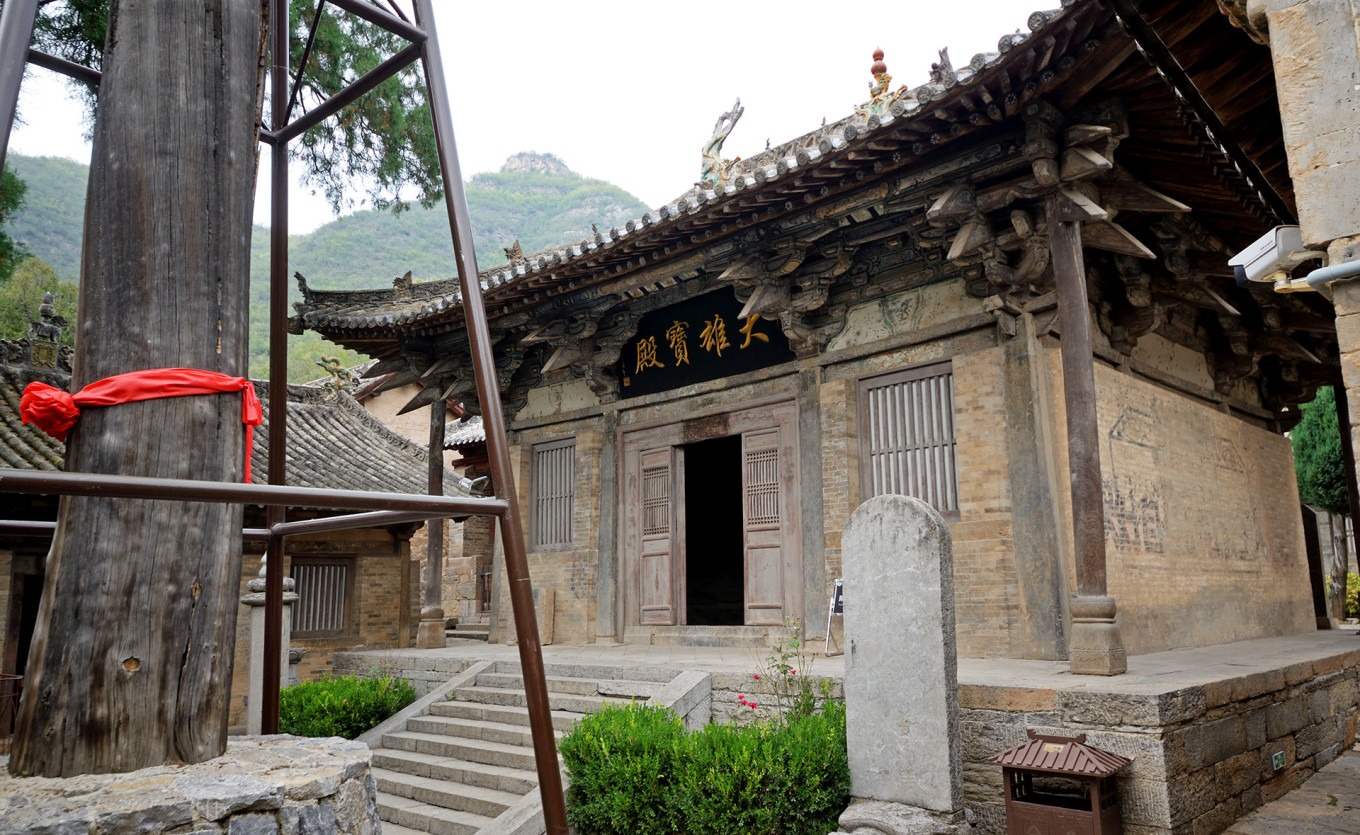 The Song dynasty Main Hall at Longmen Temple