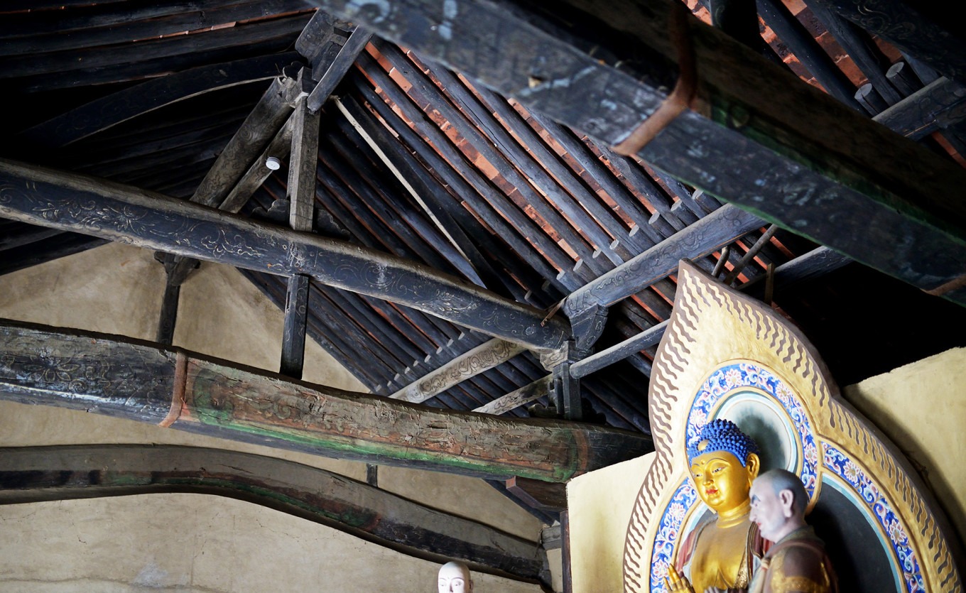 Interior of the Yuan hall showing curved beams