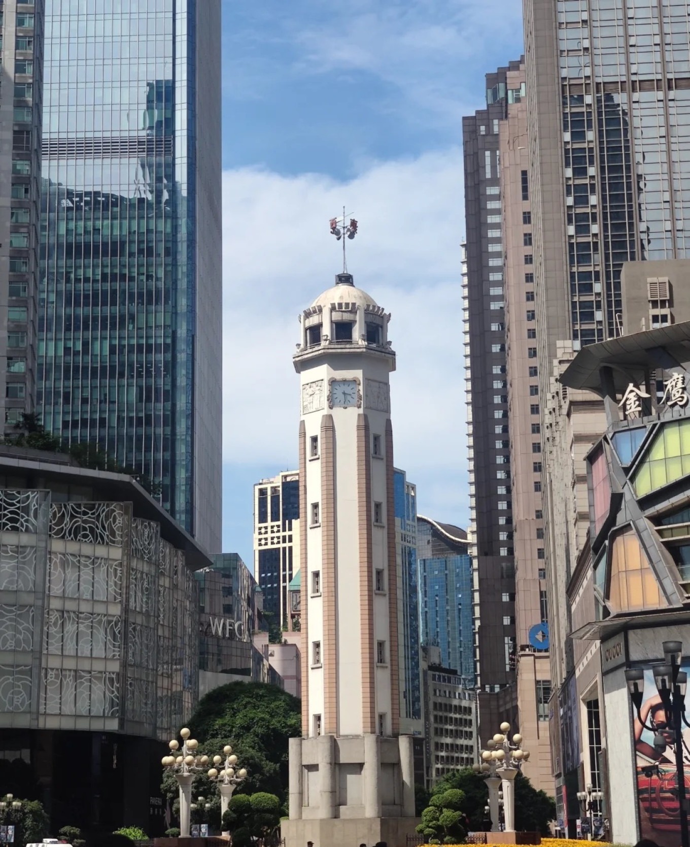 Chongqing Mountain City Guide: 3-Day Route Through 8D Alleyways