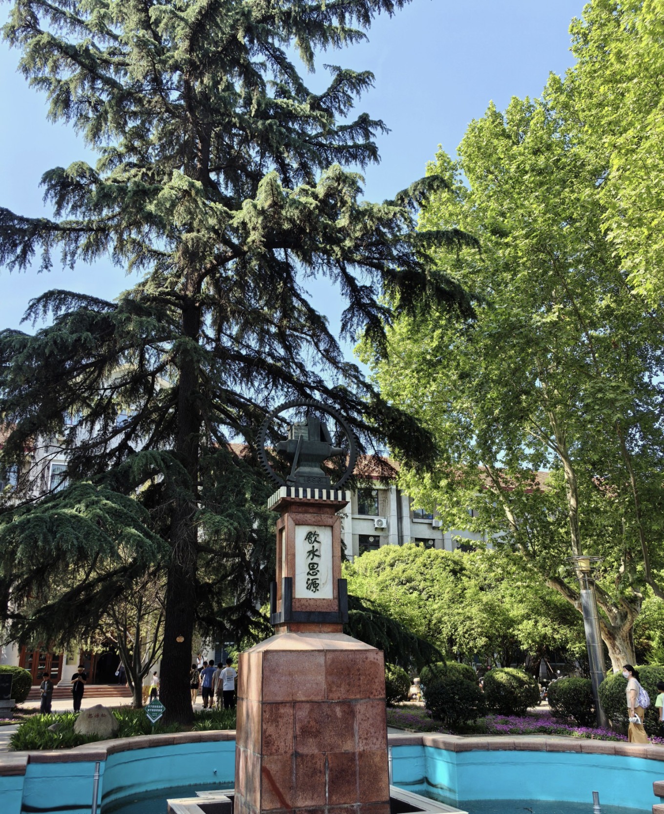 The first landmark seen from the North Gate of Xi'an Jiaotong University