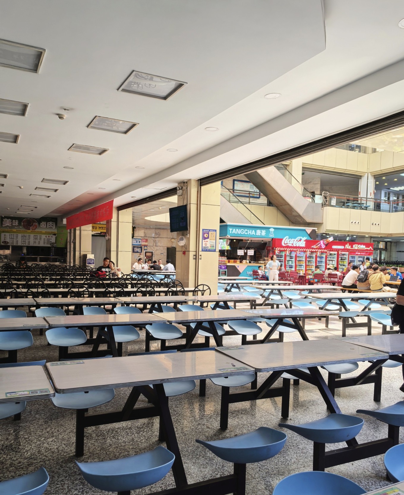 Spacious dining hall at XJTU