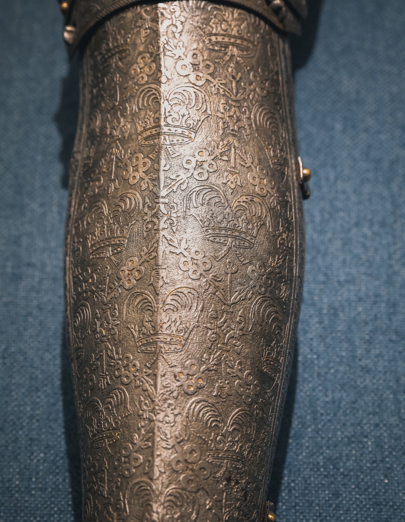 Shoulder guard armor