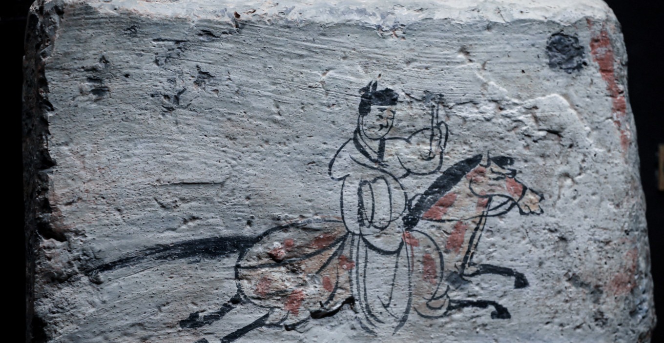Postal relay mural brick from Wei-Jin period