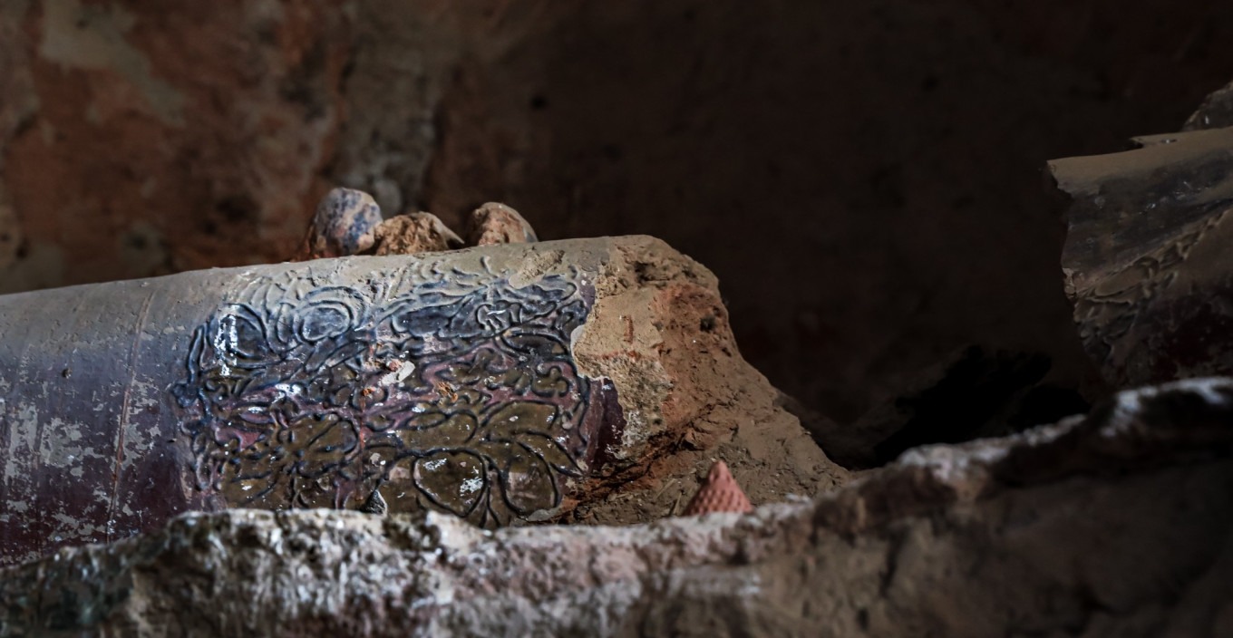Another statue fragment