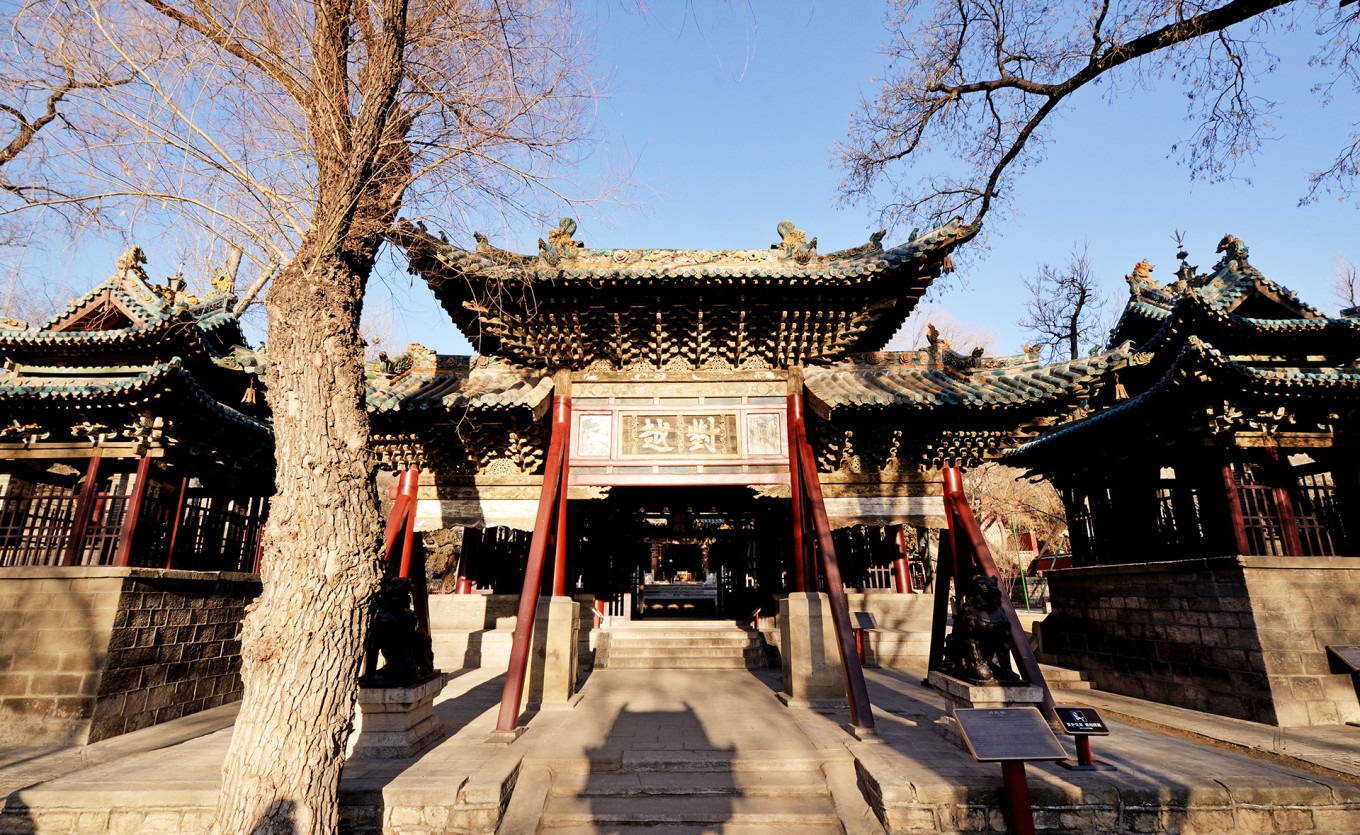 Duiyue Archway with intricate dougong brackets