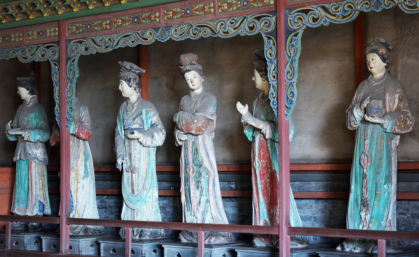 Maid servant statues at Jinci Temple